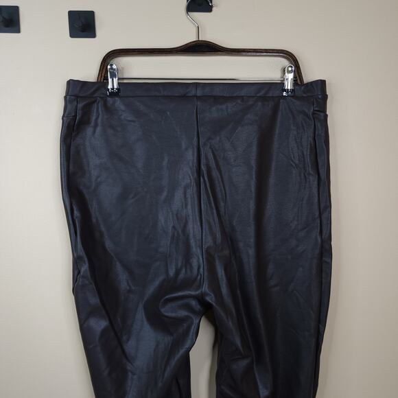 SKIMS FAUX LEATHER SEAMED BOOT CUT PANT IN SOOT SIZE 4X - Picture 6 of 8